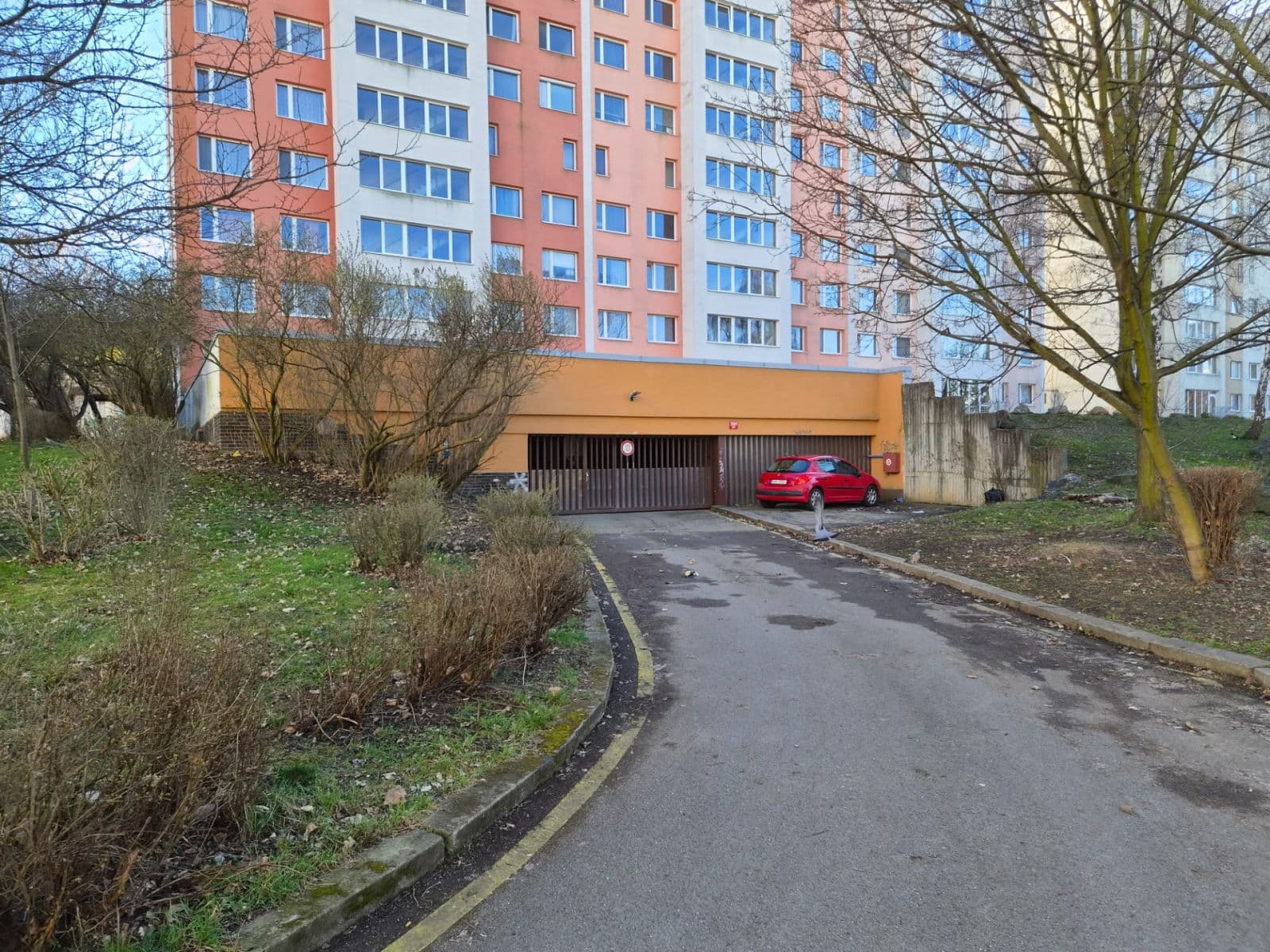 Prenájom garáže 17 m², Chalupkova, Praha, Praha Prenájom garáže 17 m², Chalupkova, Praha, Praha
