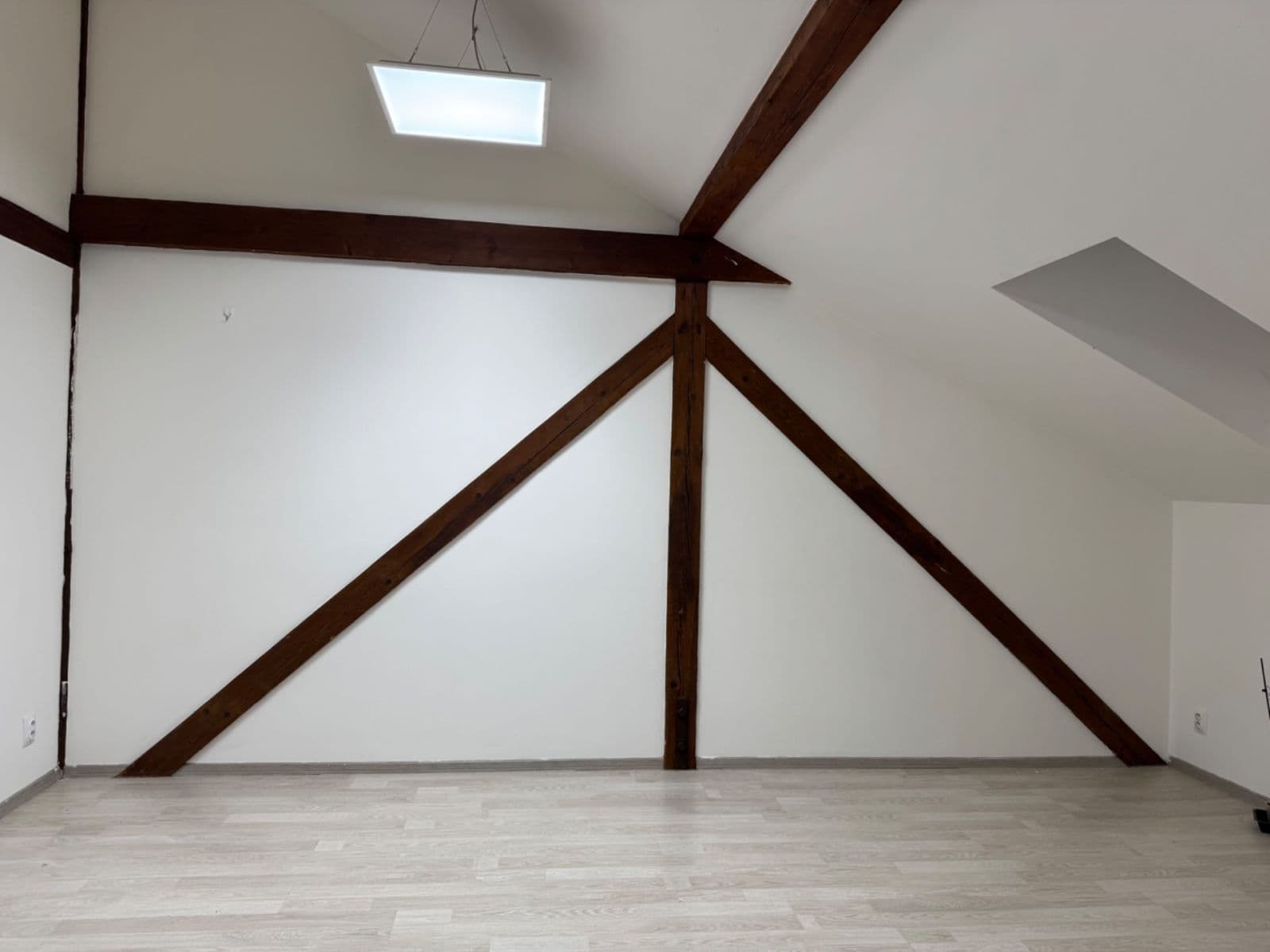 Prenájom bytu 2-izbový 46 m², Práce, Děčín, Ústecký kraj Prenájom bytu 2-izbový 46 m², Práce, Děčín, Ústecký kraj