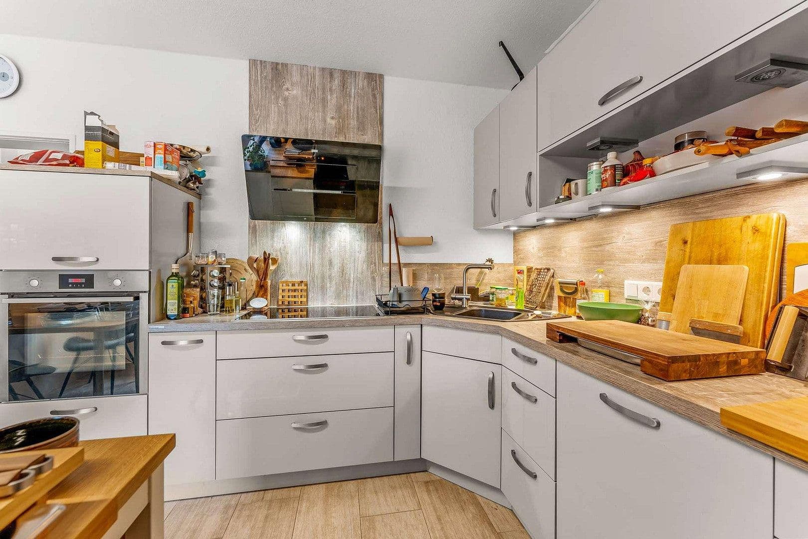 Prenájom bytu 3-izbový 128 m², Deichstraße 122a, Berne, Dolné Sasko Prenájom bytu 3-izbový 128 m², Deichstraße 122a, Berne, Dolné Sasko