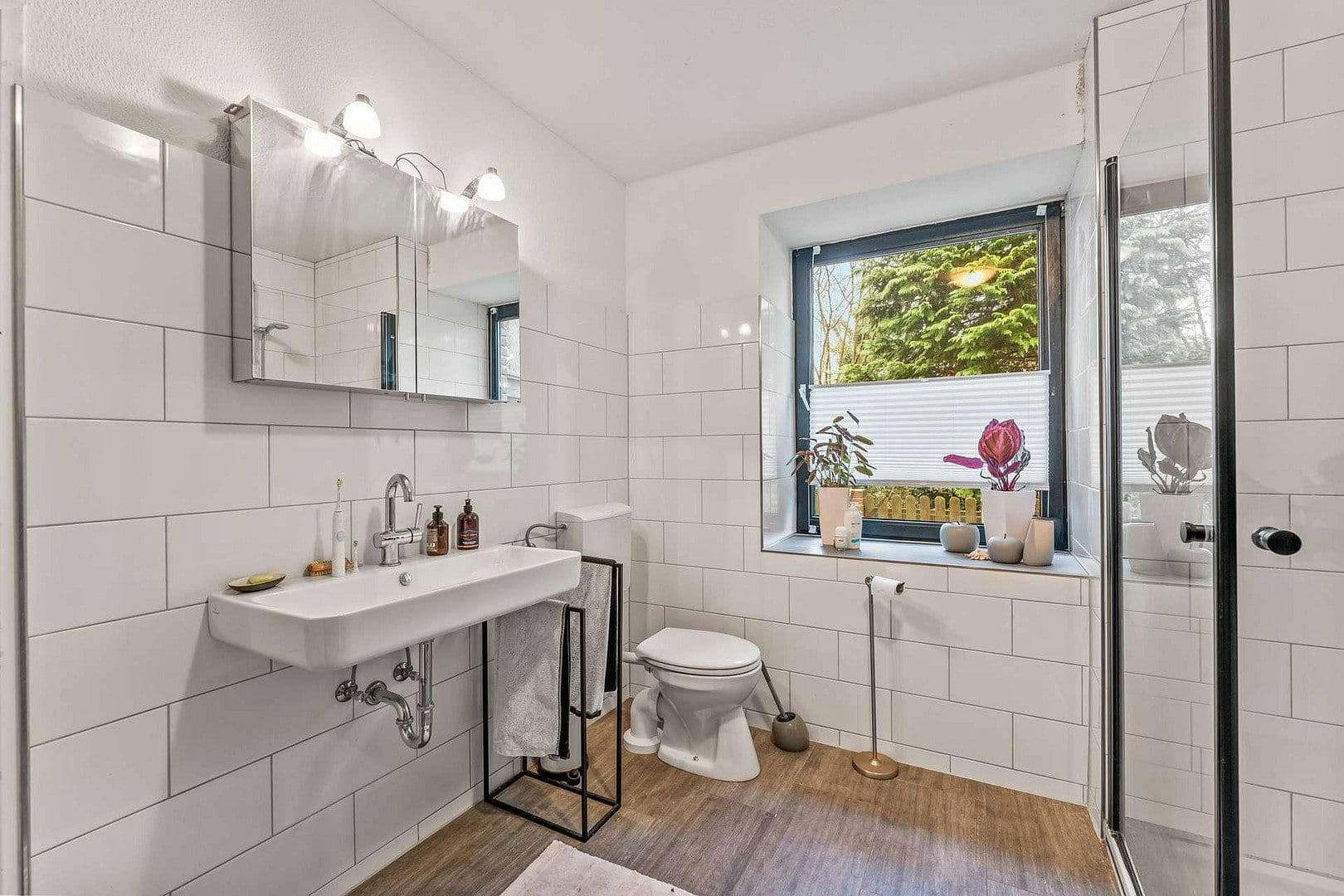 Prenájom bytu 3-izbový 128 m², Deichstraße 122a, Berne, Dolné Sasko Prenájom bytu 3-izbový 128 m², Deichstraße 122a, Berne, Dolné Sasko