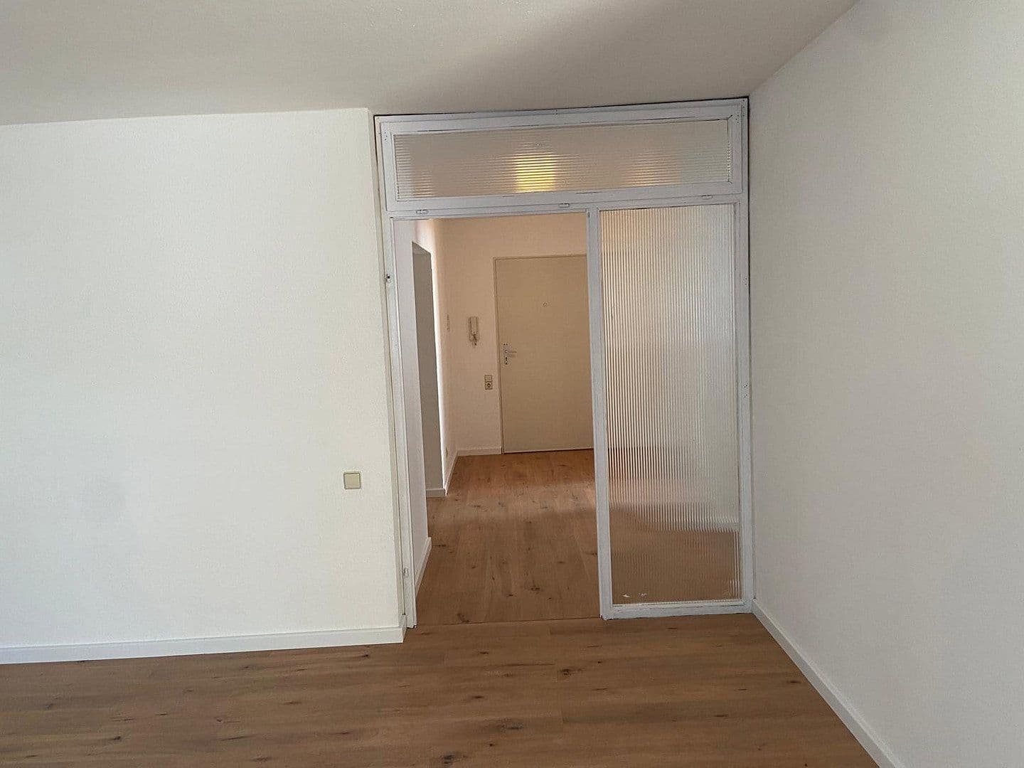 Prenájom bytu 3-izbový 100 m², Hockenheim, Bádensko-Wurttembersko Prenájom bytu 3-izbový 100 m², Hockenheim, Bádensko-Wurttembersko