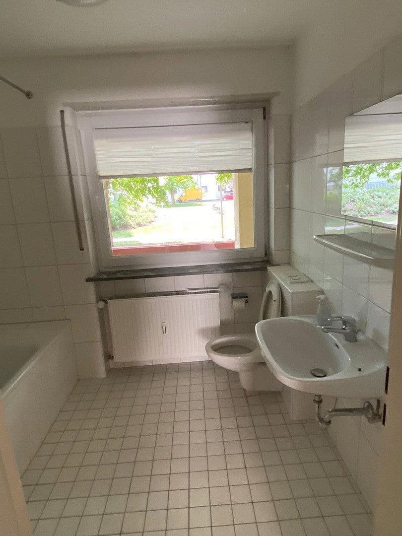 Prenájom bytu 3-izbový 100 m², Hockenheim, Bádensko-Wurttembersko Prenájom bytu 3-izbový 100 m², Hockenheim, Bádensko-Wurttembersko