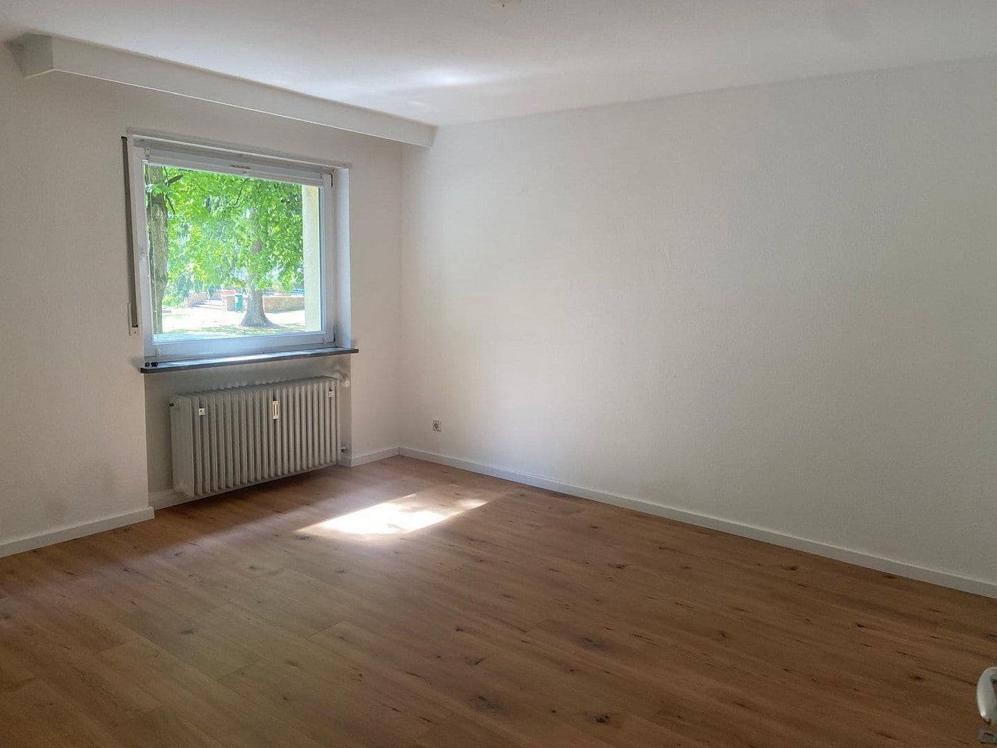Prenájom bytu 3-izbový 100 m², Hockenheim, Bádensko-Wurttembersko Prenájom bytu 3-izbový 100 m², Hockenheim, Bádensko-Wurttembersko