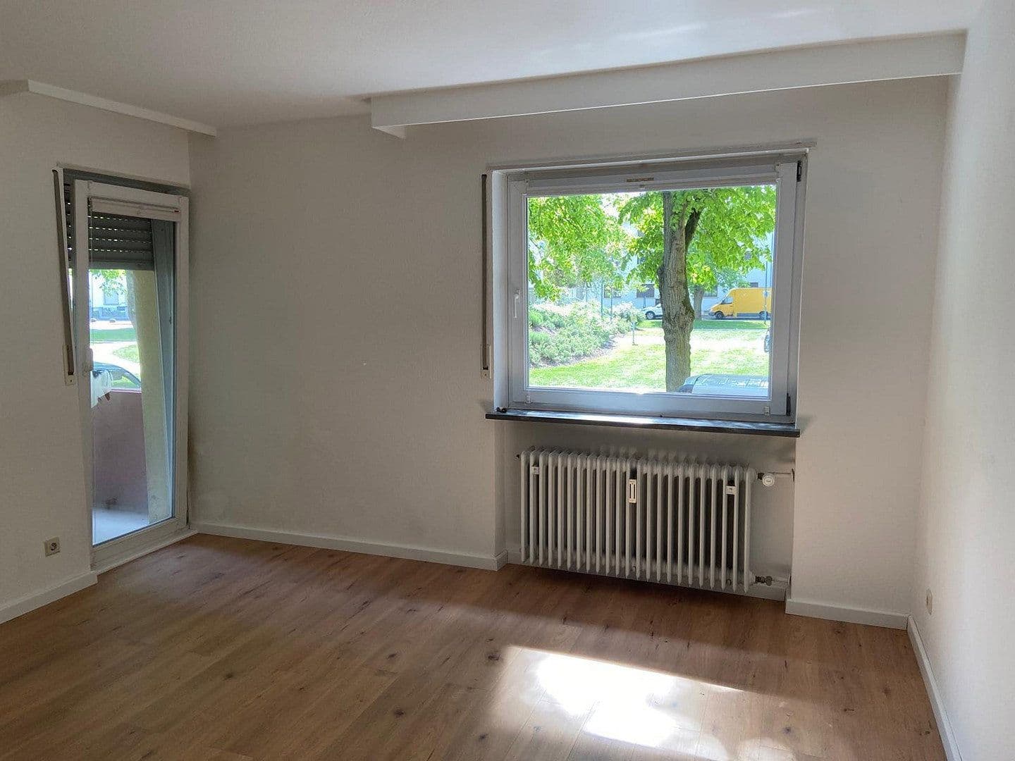 Prenájom bytu 3-izbový 100 m², Hockenheim, Bádensko-Wurttembersko Prenájom bytu 3-izbový 100 m², Hockenheim, Bádensko-Wurttembersko