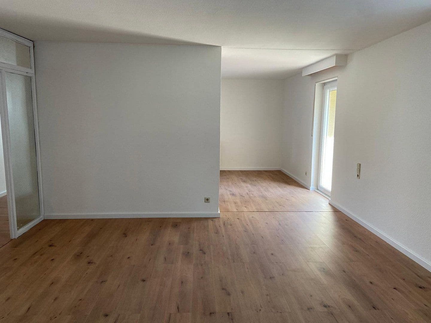 Prenájom bytu 3-izbový 100 m², Hockenheim, Bádensko-Wurttembersko Prenájom bytu 3-izbový 100 m², Hockenheim, Bádensko-Wurttembersko