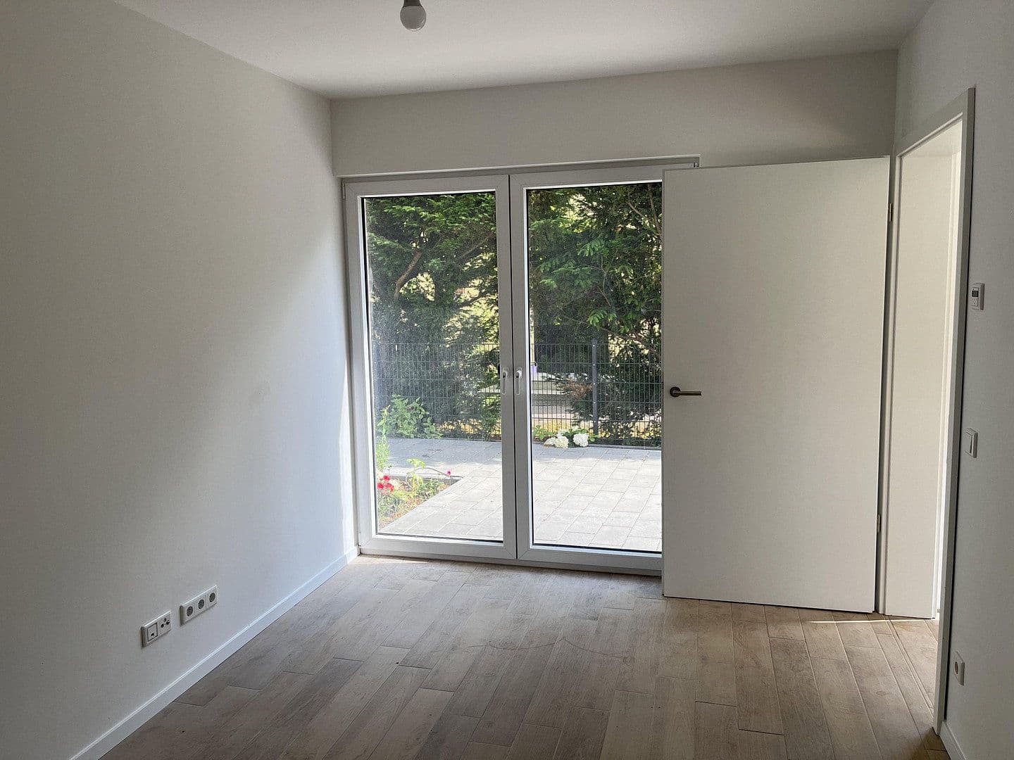 Prenájom bytu 3-izbový 110 m², Köln, Severné Porýnie - Westfálsko Prenájom bytu 3-izbový 110 m², Köln, Severné Porýnie - Westfálsko