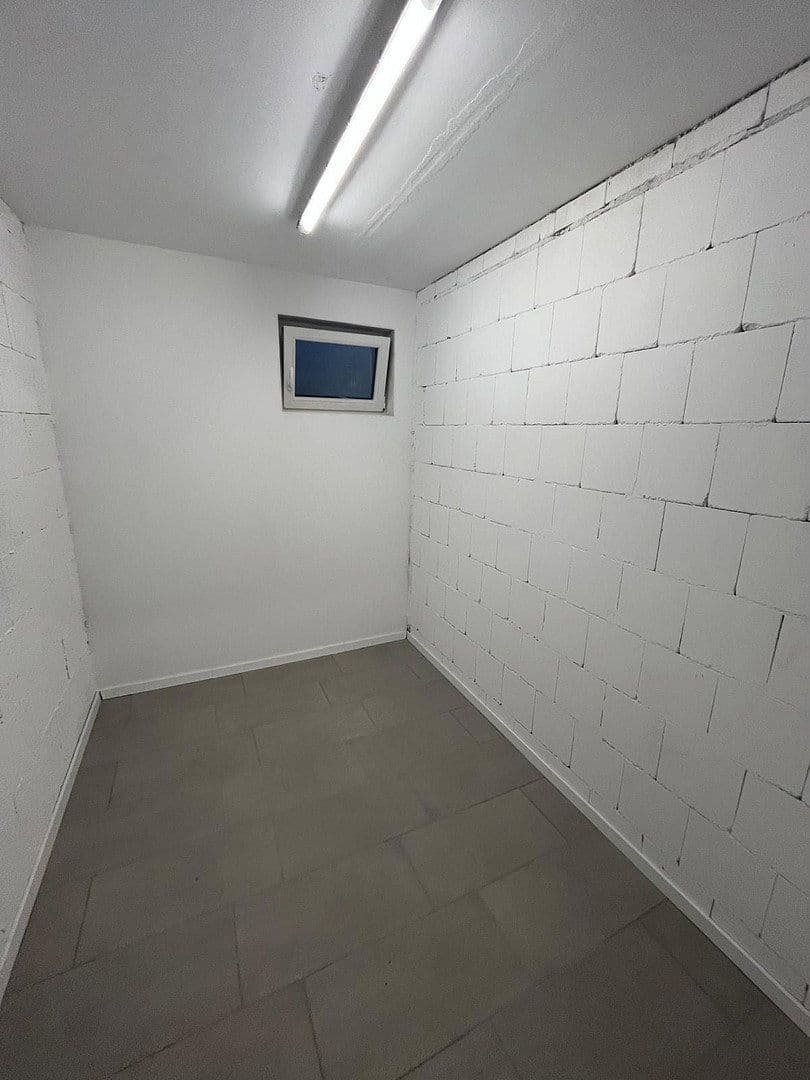 Prenájom bytu 3-izbový 110 m², Köln, Severné Porýnie - Westfálsko Prenájom bytu 3-izbový 110 m², Köln, Severné Porýnie - Westfálsko