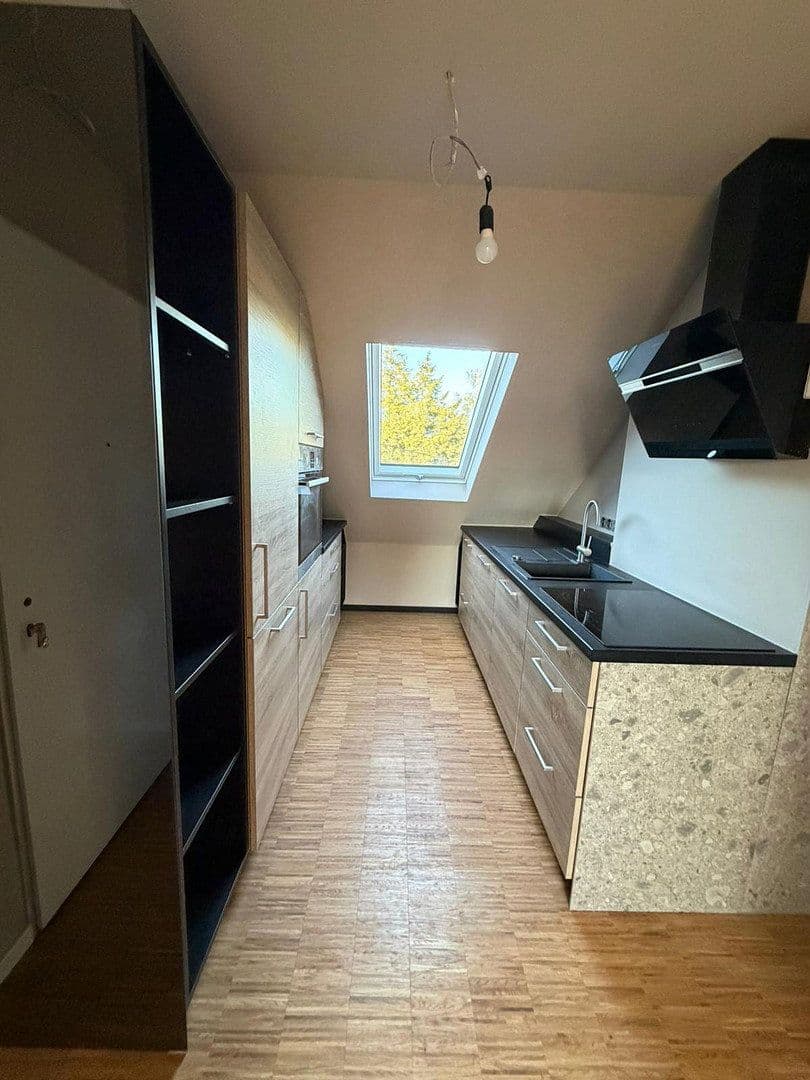 Prenájom bytu 3-izbový 22 m², Feldbergblick 2+4, Frankfurt am Main, Hesensko Prenájom bytu 3-izbový 22 m², Feldbergblick 2+4, Frankfurt am Main, Hesensko
