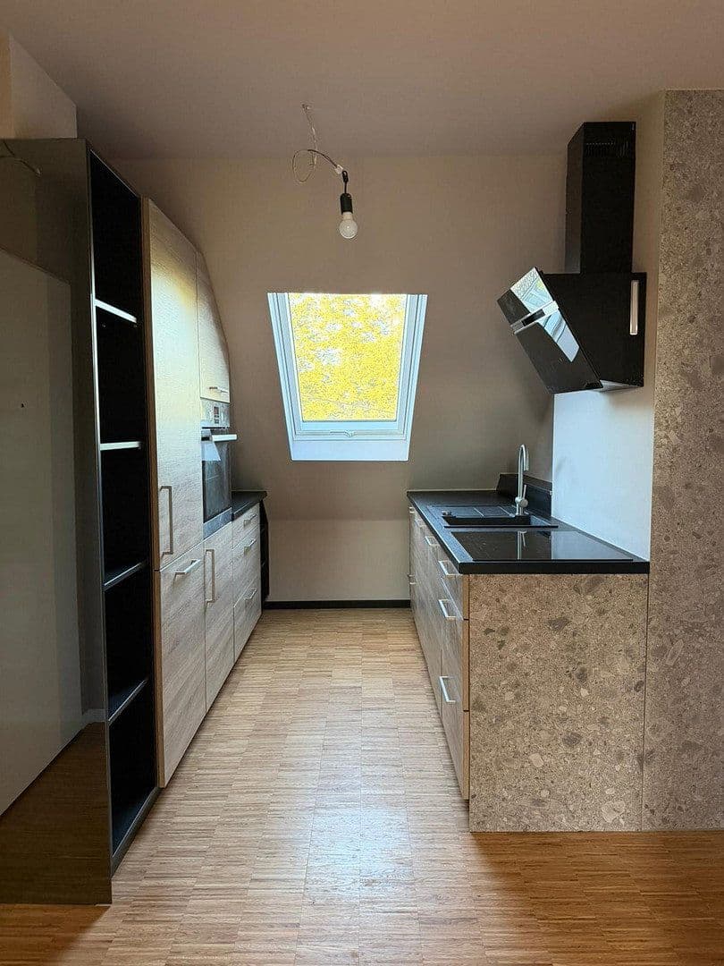Prenájom bytu 3-izbový 22 m², Feldbergblick 2+4, Frankfurt am Main, Hesensko Prenájom bytu 3-izbový 22 m², Feldbergblick 2+4, Frankfurt am Main, Hesensko