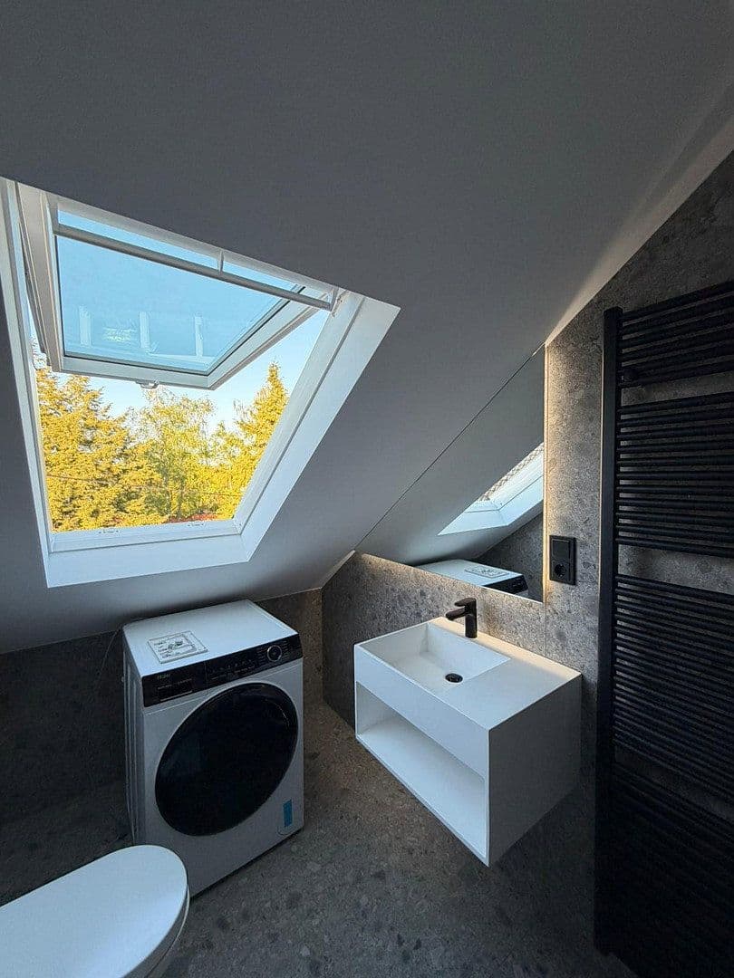 Prenájom bytu 3-izbový 22 m², Feldbergblick 2+4, Frankfurt am Main, Hesensko Prenájom bytu 3-izbový 22 m², Feldbergblick 2+4, Frankfurt am Main, Hesensko