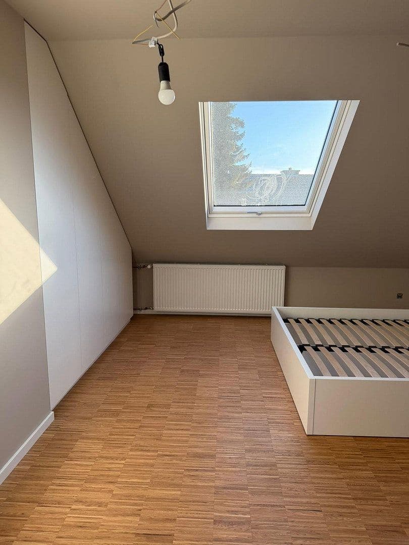 Prenájom bytu 3-izbový 22 m², Feldbergblick 2+4, Frankfurt am Main, Hesensko Prenájom bytu 3-izbový 22 m², Feldbergblick 2+4, Frankfurt am Main, Hesensko