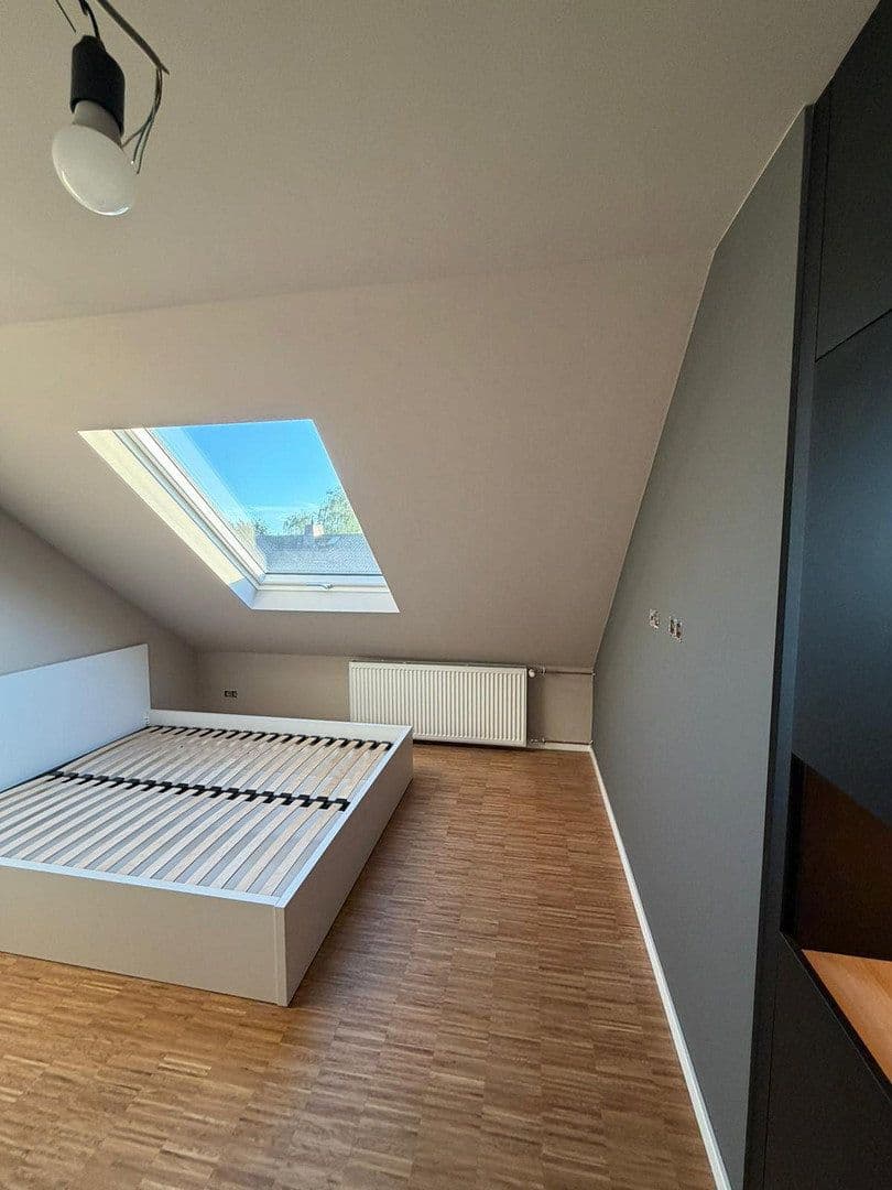 Prenájom bytu 3-izbový 22 m², Feldbergblick 2+4, Frankfurt am Main, Hesensko Prenájom bytu 3-izbový 22 m², Feldbergblick 2+4, Frankfurt am Main, Hesensko