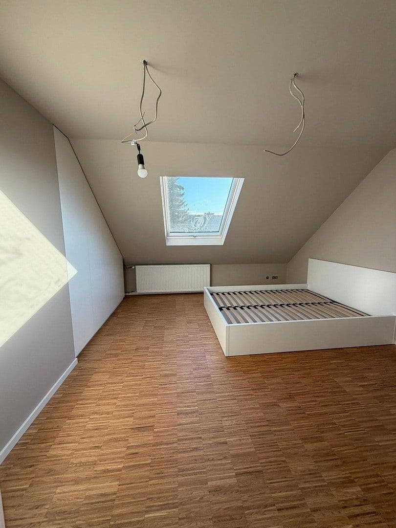 Prenájom bytu 3-izbový 22 m², Feldbergblick 2+4, Frankfurt am Main, Hesensko Prenájom bytu 3-izbový 22 m², Feldbergblick 2+4, Frankfurt am Main, Hesensko