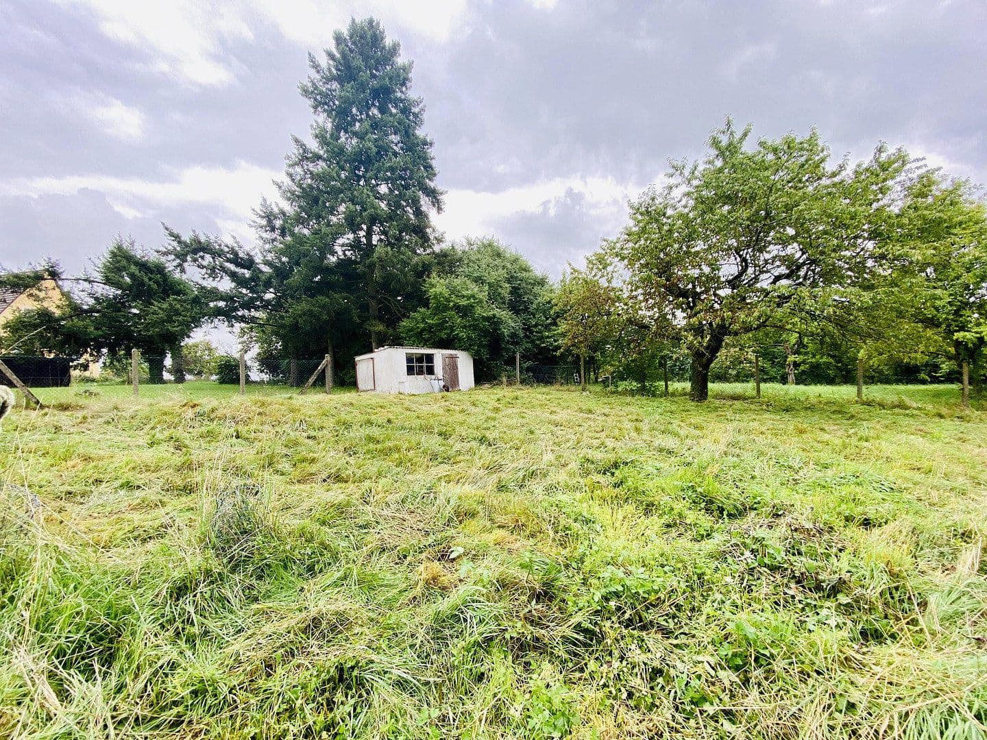 Predaj pozemku 805 m², Am Hölzelbach 5, Neunkirchen am Brand, Bavorsko Predaj pozemku 805 m², Am Hölzelbach 5, Neunkirchen am Brand, Bavorsko
