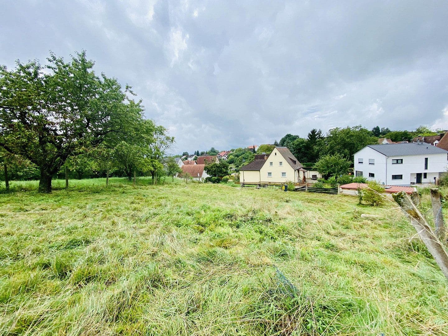 Predaj pozemku 805 m², Am Hölzelbach 5, Neunkirchen am Brand, Bavorsko Predaj pozemku 805 m², Am Hölzelbach 5, Neunkirchen am Brand, Bavorsko