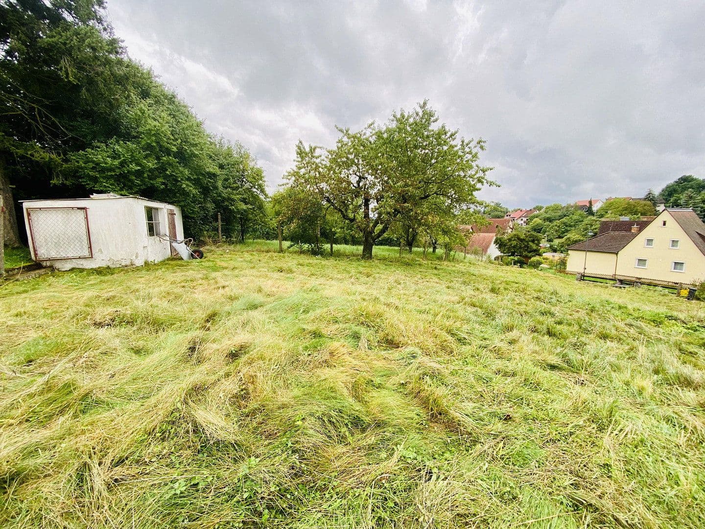 Predaj pozemku 805 m², Am Hölzelbach 5, Neunkirchen am Brand, Bavorsko Predaj pozemku 805 m², Am Hölzelbach 5, Neunkirchen am Brand, Bavorsko