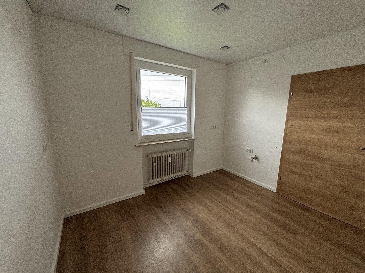 Prenájom bytu 3-izbový 120 m², Neustadt (Wied), Porýnie-Falcko Prenájom bytu 3-izbový 120 m², Neustadt (Wied), Porýnie-Falcko
