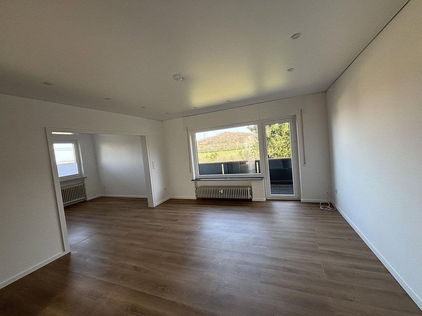 Prenájom bytu 3-izbový 120 m², Neustadt (Wied), Porýnie-Falcko Prenájom bytu 3-izbový 120 m², Neustadt (Wied), Porýnie-Falcko