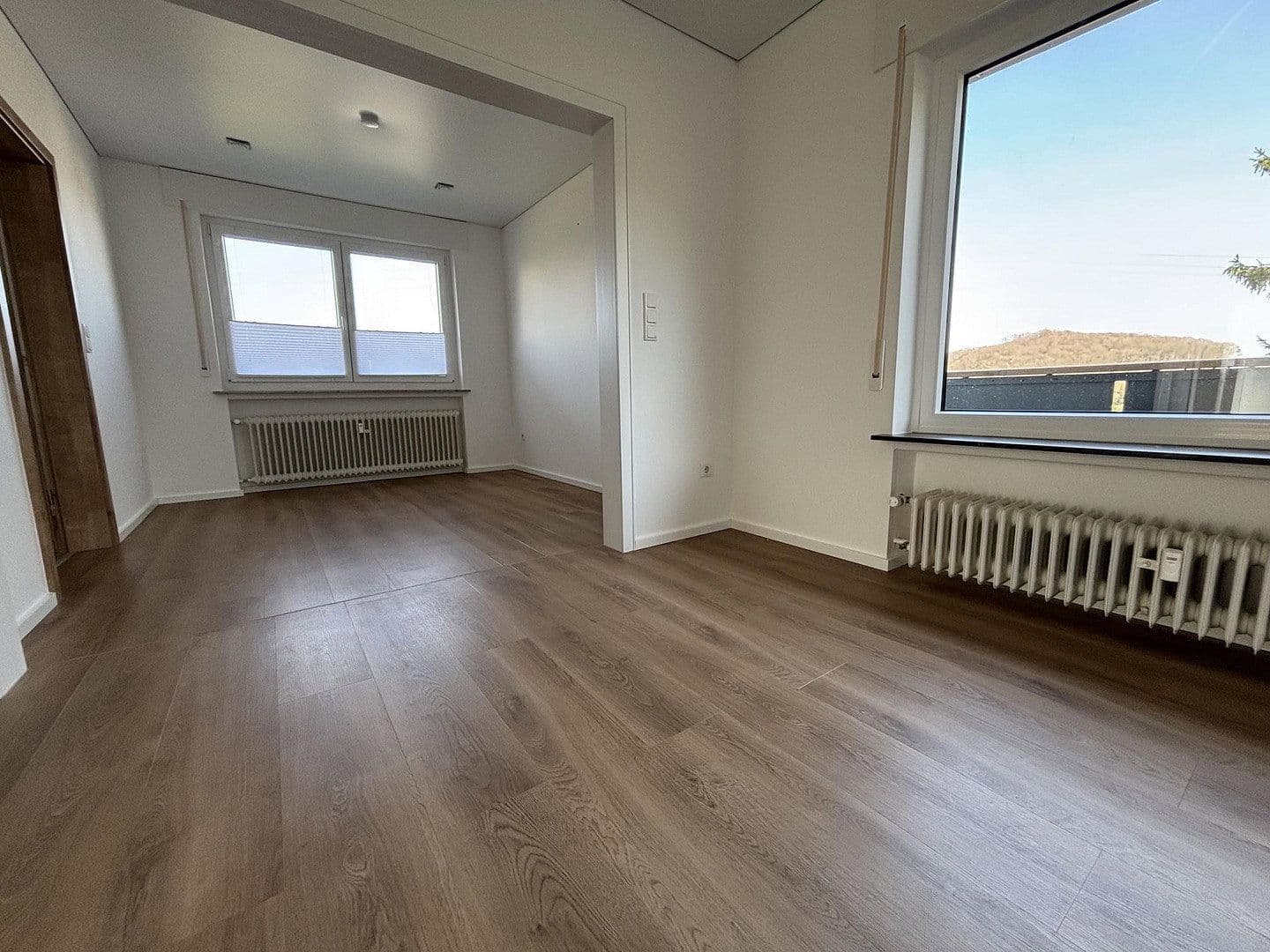 Prenájom bytu 3-izbový 120 m², Neustadt (Wied), Porýnie-Falcko Prenájom bytu 3-izbový 120 m², Neustadt (Wied), Porýnie-Falcko