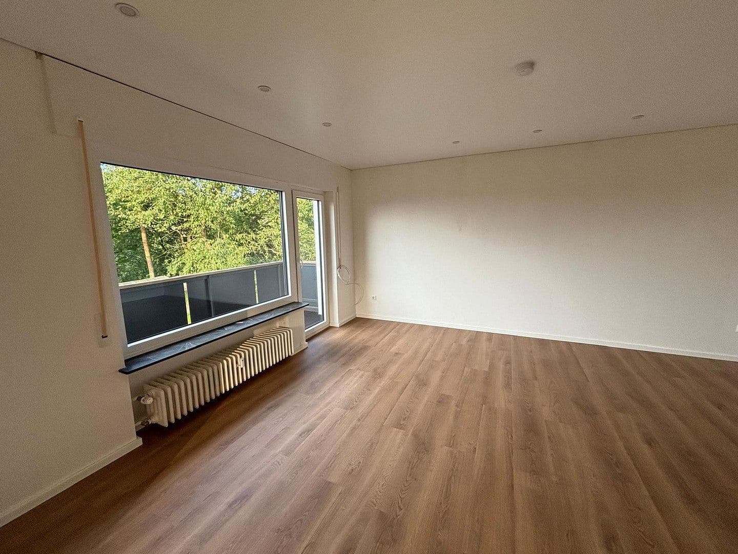 Prenájom bytu 3-izbový 120 m², Neustadt (Wied), Porýnie-Falcko Prenájom bytu 3-izbový 120 m², Neustadt (Wied), Porýnie-Falcko