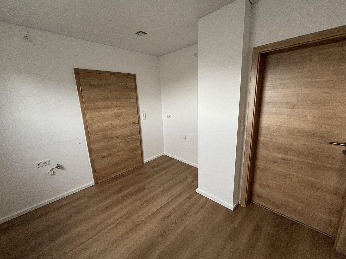 Prenájom bytu 3-izbový 120 m², Neustadt (Wied), Porýnie-Falcko Prenájom bytu 3-izbový 120 m², Neustadt (Wied), Porýnie-Falcko