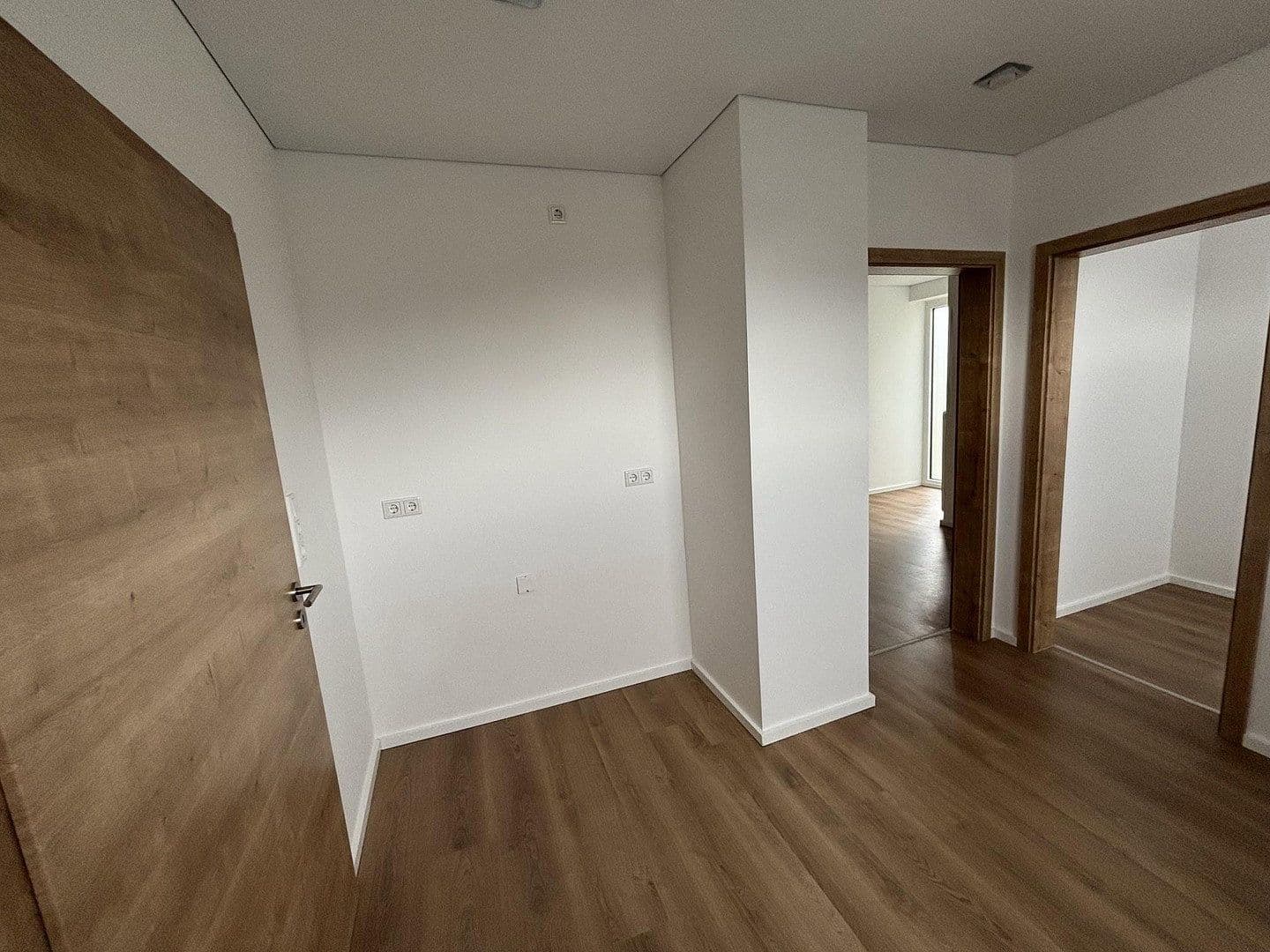 Prenájom bytu 3-izbový 120 m², Neustadt (Wied), Porýnie-Falcko Prenájom bytu 3-izbový 120 m², Neustadt (Wied), Porýnie-Falcko