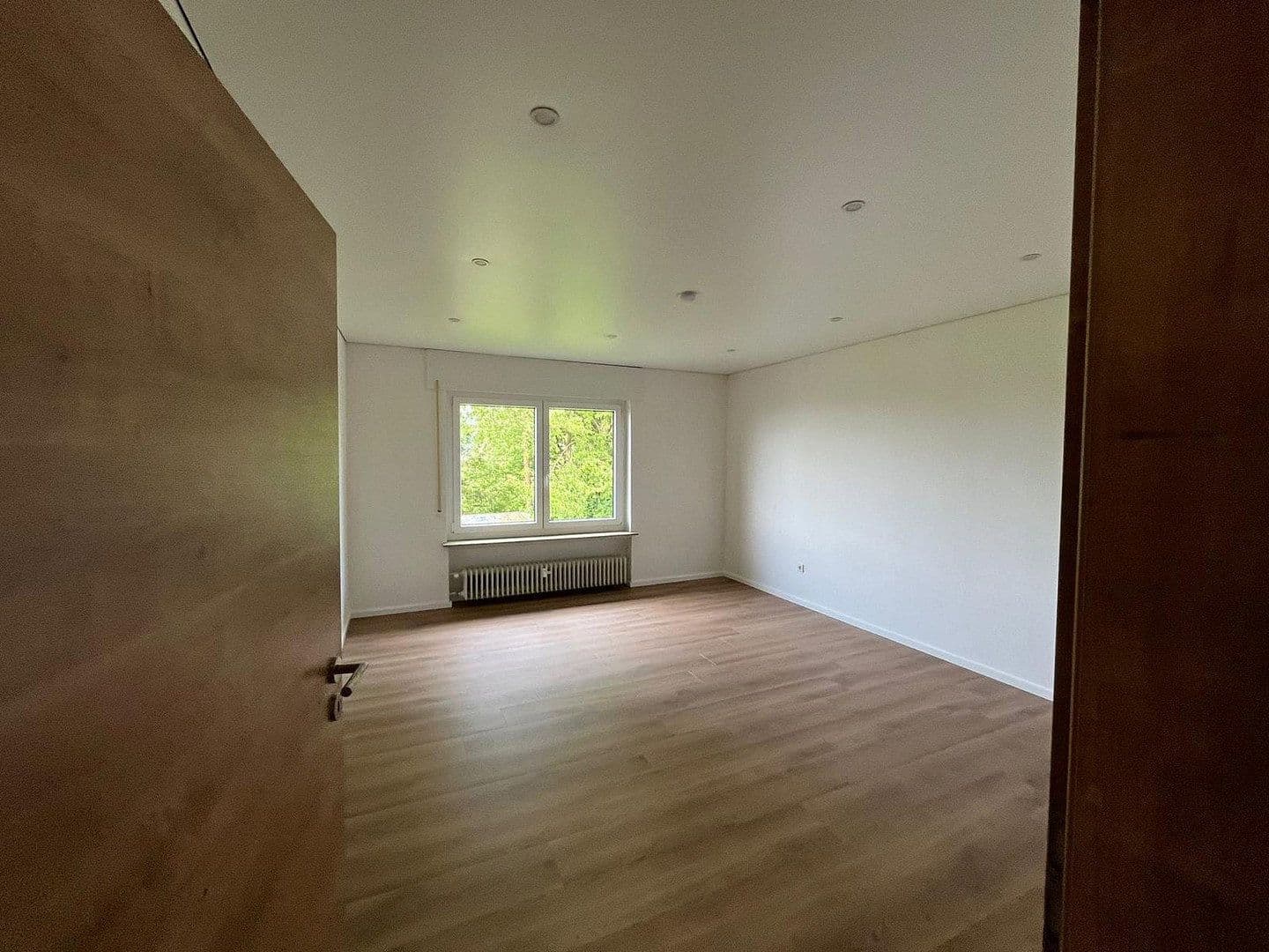 Prenájom bytu 3-izbový 120 m², Neustadt (Wied), Porýnie-Falcko Prenájom bytu 3-izbový 120 m², Neustadt (Wied), Porýnie-Falcko