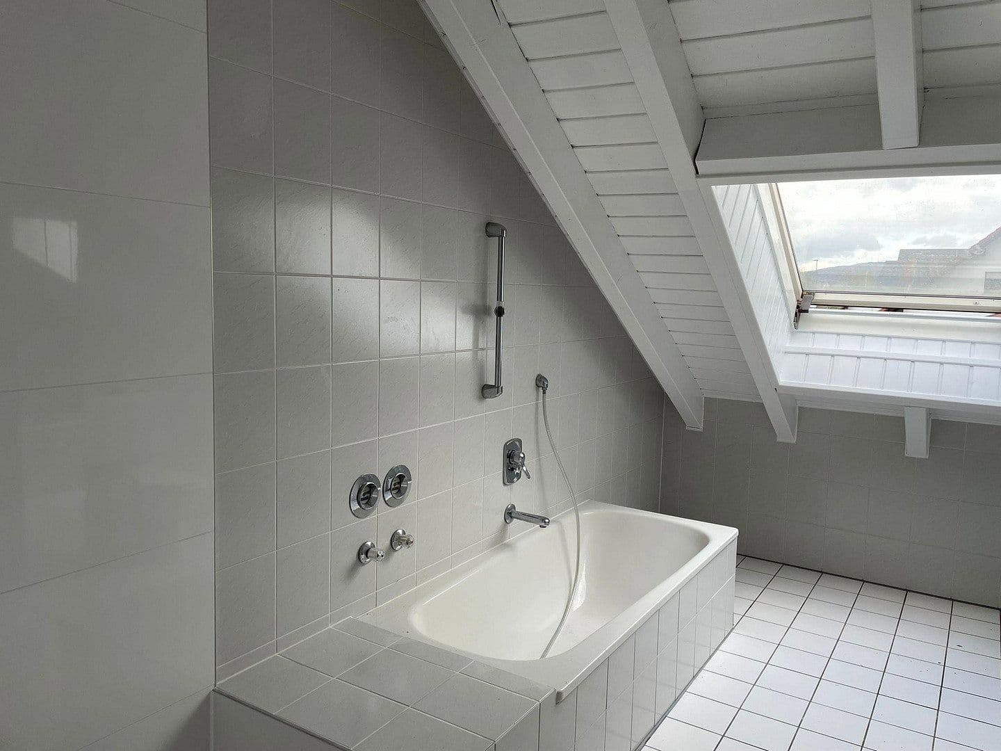 Prenájom bytu 3-izbový 115 m², Karlstein am Main, Bavorsko Prenájom bytu 3-izbový 115 m², Karlstein am Main, Bavorsko