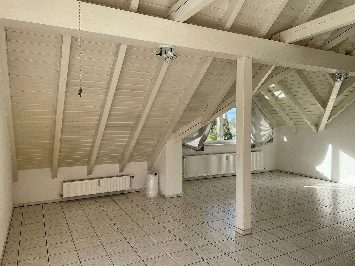 Prenájom bytu 3-izbový 115 m², Karlstein am Main, Bavorsko Prenájom bytu 3-izbový 115 m², Karlstein am Main, Bavorsko