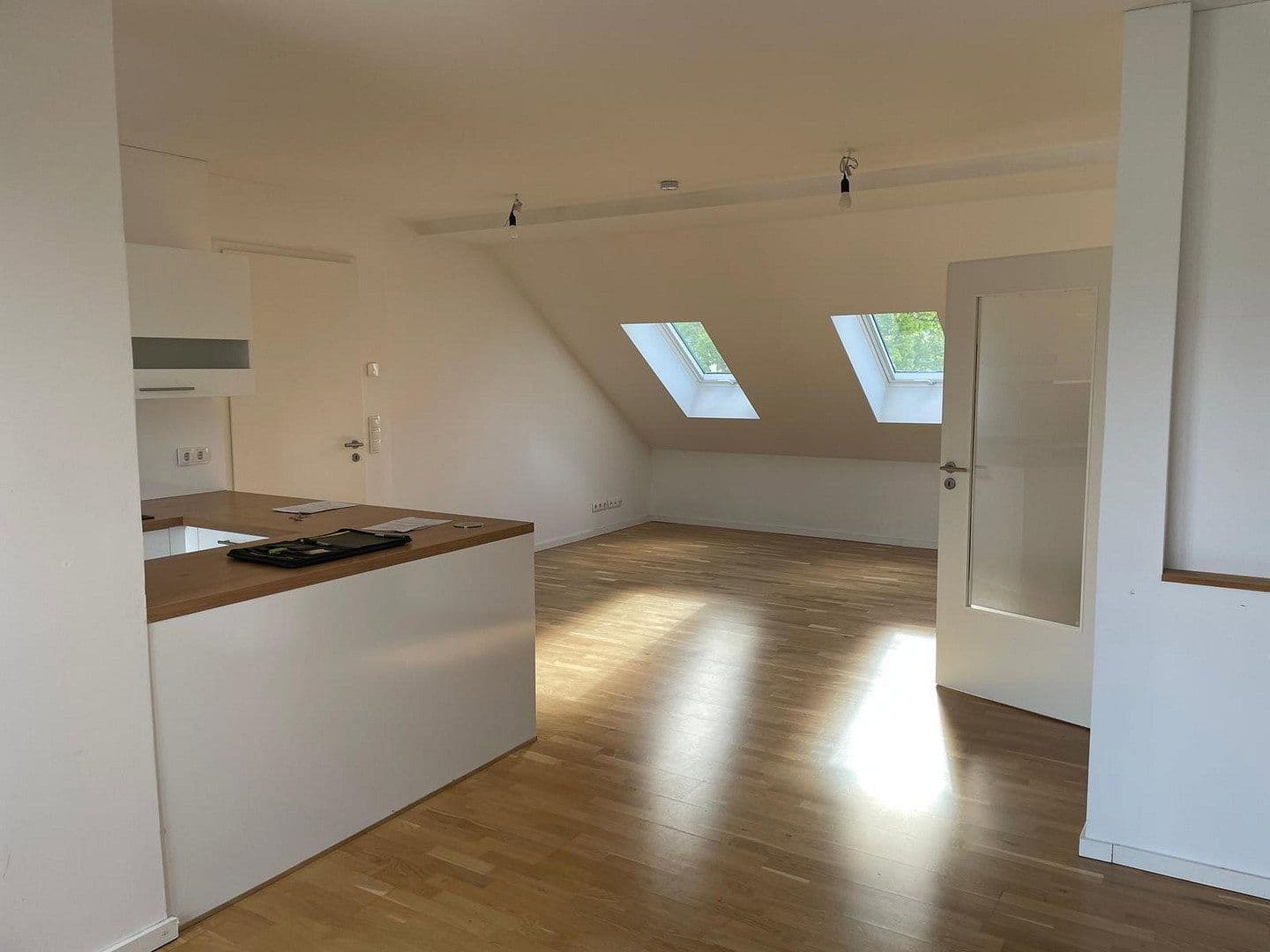 Prenájom bytu 5-izbový 130 m², Berlin, Berlín Prenájom bytu 5-izbový 130 m², Berlin, Berlín