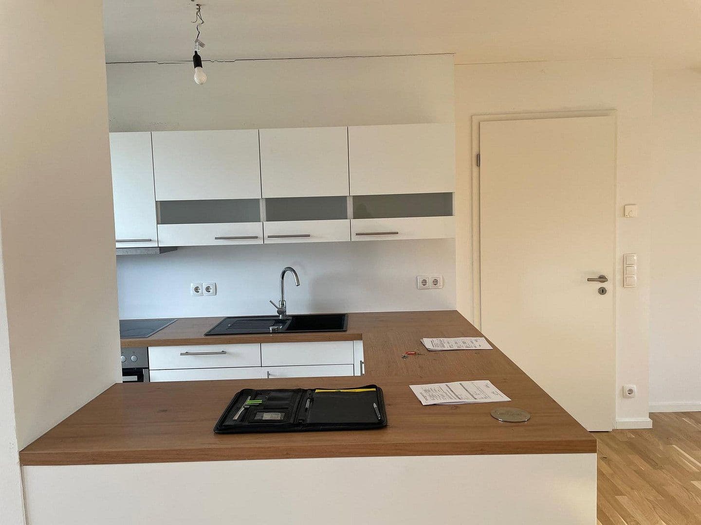 Prenájom bytu 5-izbový 130 m², Berlin, Berlín Prenájom bytu 5-izbový 130 m², Berlin, Berlín