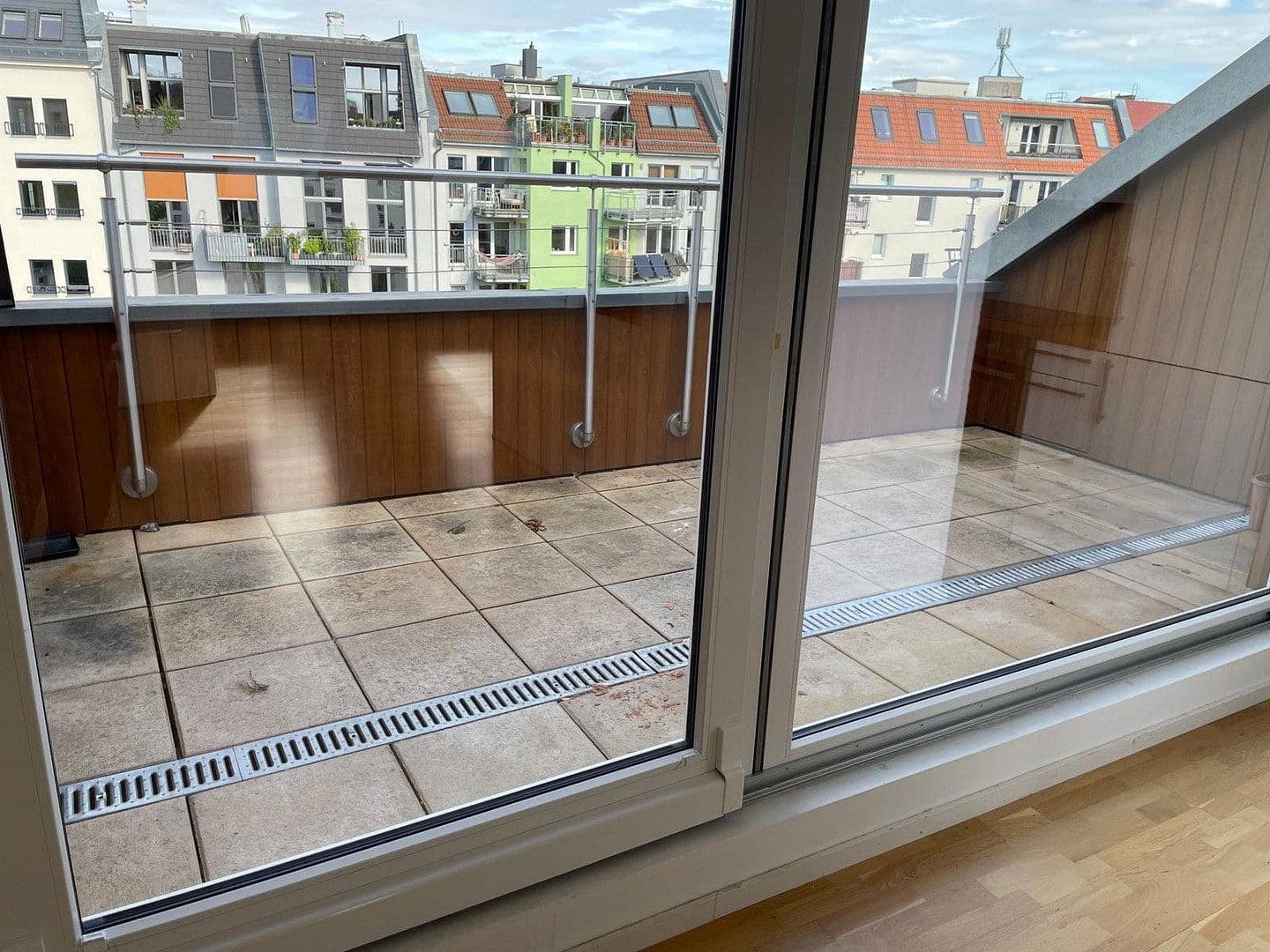 Prenájom bytu 5-izbový 130 m², Berlin, Berlín Prenájom bytu 5-izbový 130 m², Berlin, Berlín