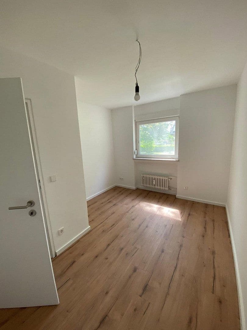 Prenájom bytu 4-izbový 98 m², Saarstraße 2, Lahr/Schwarzwald, Bádensko-Wurttembersko Prenájom bytu 4-izbový 98 m², Saarstraße 2, Lahr/Schwarzwald, Bádensko-Wurttembersko