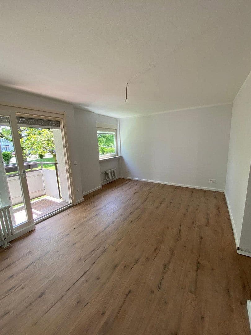 Prenájom bytu 4-izbový 98 m², Saarstraße 2, Lahr/Schwarzwald, Bádensko-Wurttembersko Prenájom bytu 4-izbový 98 m², Saarstraße 2, Lahr/Schwarzwald, Bádensko-Wurttembersko
