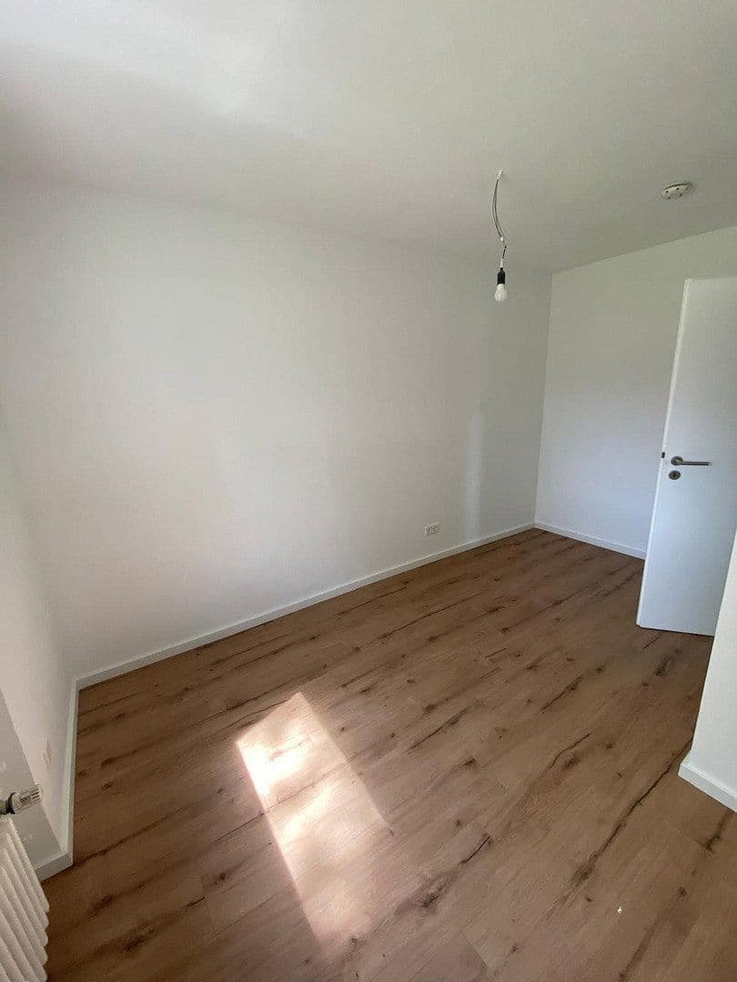 Prenájom bytu 4-izbový 98 m², Saarstraße 2, Lahr/Schwarzwald, Bádensko-Wurttembersko Prenájom bytu 4-izbový 98 m², Saarstraße 2, Lahr/Schwarzwald, Bádensko-Wurttembersko