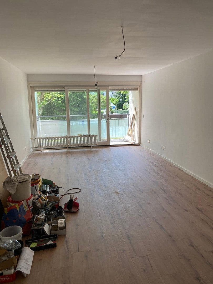 Prenájom bytu 4-izbový 98 m², Saarstraße 2, Lahr/Schwarzwald, Bádensko-Wurttembersko Prenájom bytu 4-izbový 98 m², Saarstraße 2, Lahr/Schwarzwald, Bádensko-Wurttembersko