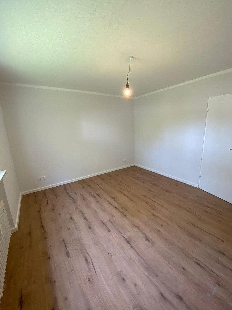 Prenájom bytu 4-izbový 98 m², Saarstraße 2, Lahr/Schwarzwald, Bádensko-Wurttembersko Prenájom bytu 4-izbový 98 m², Saarstraße 2, Lahr/Schwarzwald, Bádensko-Wurttembersko
