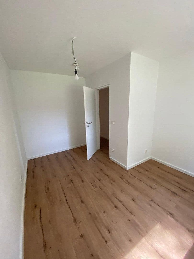 Prenájom bytu 4-izbový 98 m², Saarstraße 2, Lahr/Schwarzwald, Bádensko-Wurttembersko Prenájom bytu 4-izbový 98 m², Saarstraße 2, Lahr/Schwarzwald, Bádensko-Wurttembersko