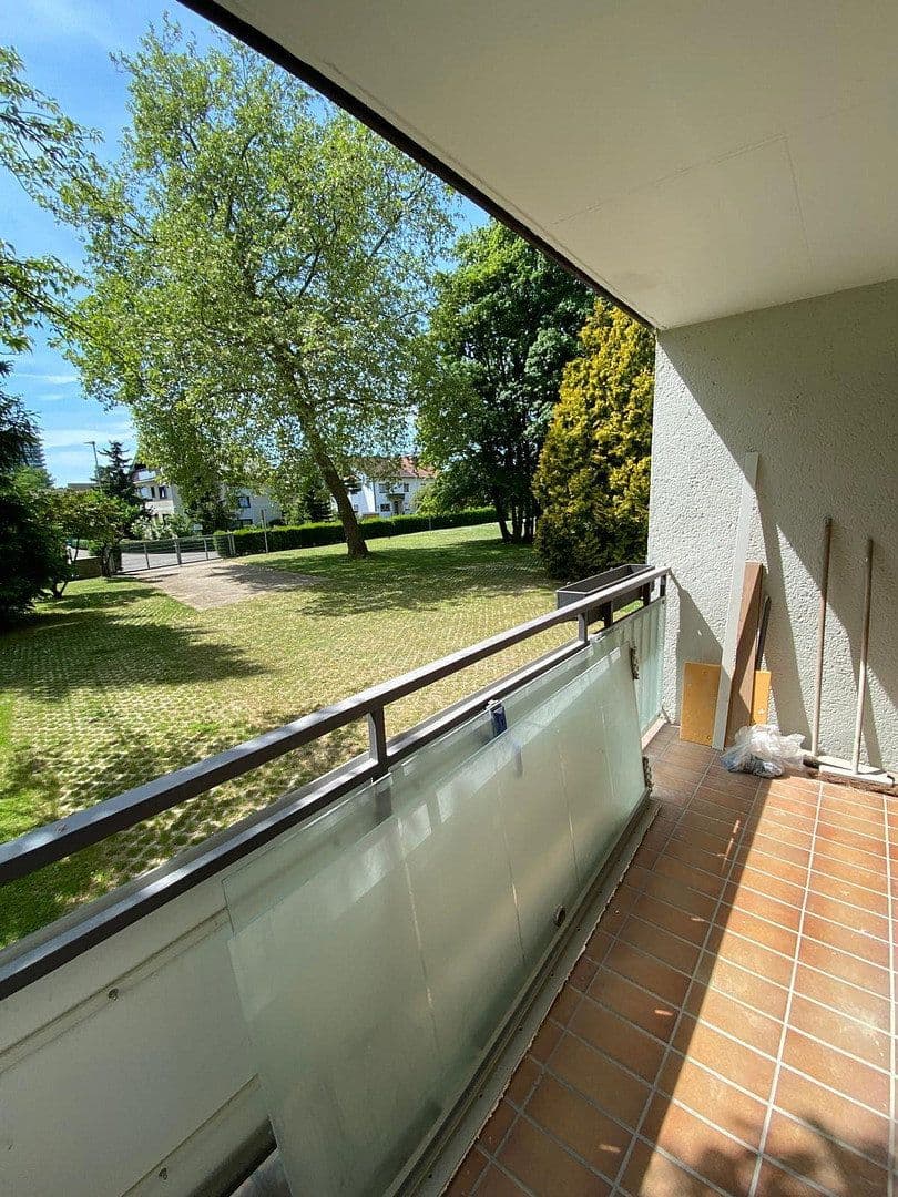 Prenájom bytu 4-izbový 98 m², Saarstraße 2, Lahr/Schwarzwald, Bádensko-Wurttembersko Prenájom bytu 4-izbový 98 m², Saarstraße 2, Lahr/Schwarzwald, Bádensko-Wurttembersko