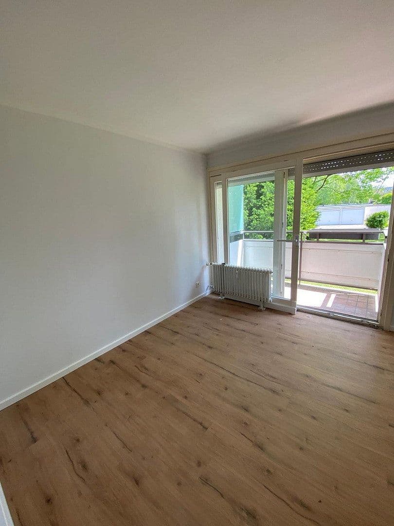 Prenájom bytu 4-izbový 98 m², Saarstraße 2, Lahr/Schwarzwald, Bádensko-Wurttembersko Prenájom bytu 4-izbový 98 m², Saarstraße 2, Lahr/Schwarzwald, Bádensko-Wurttembersko