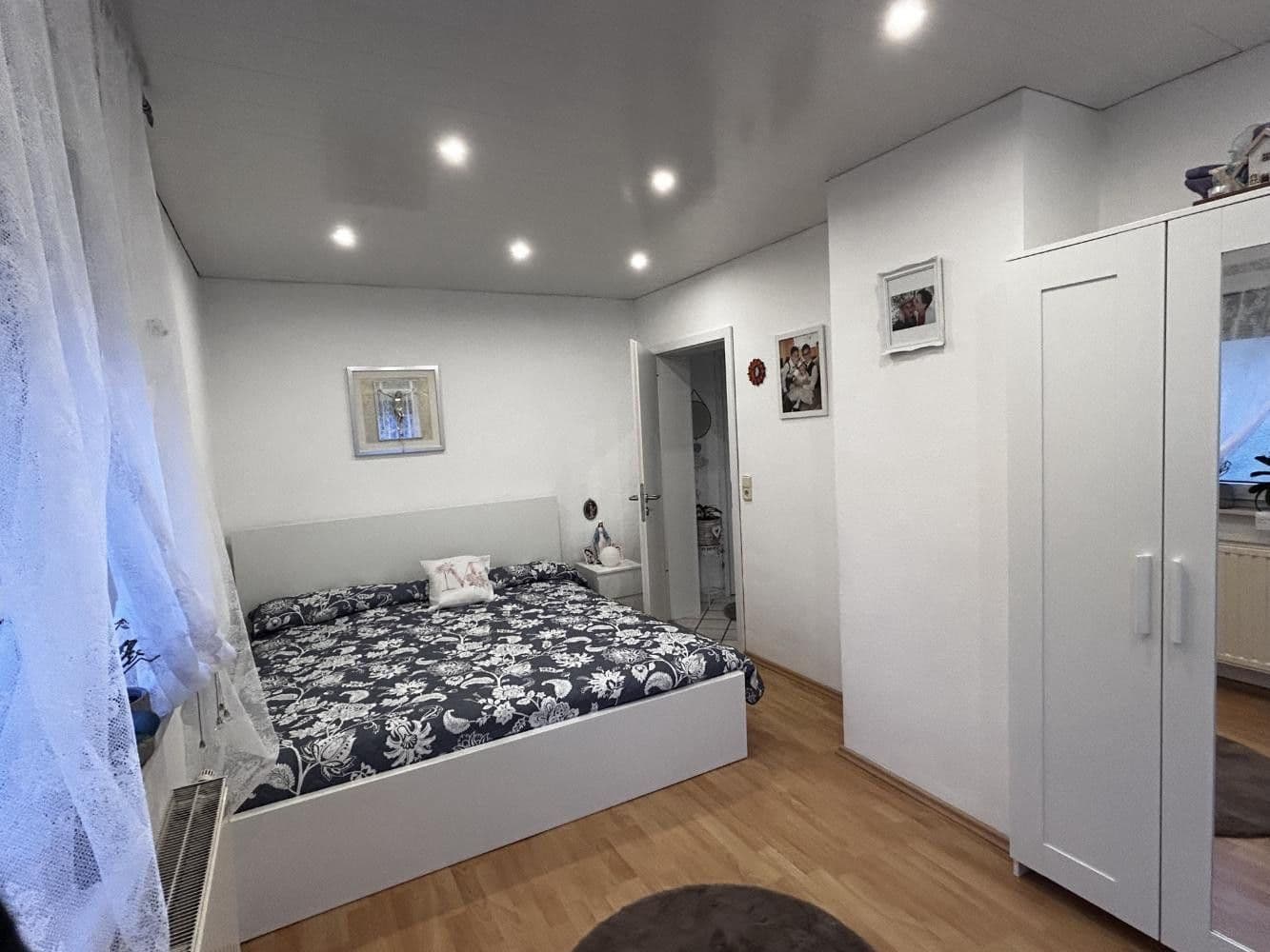 Predaj domu 153 m², pozemek 245 m², Georg-Fröba-Straße 16, Alsbach-Hähnlein, Hesensko Predaj domu 153 m², pozemek 245 m², Georg-Fröba-Straße 16, Alsbach-Hähnlein, Hesensko
