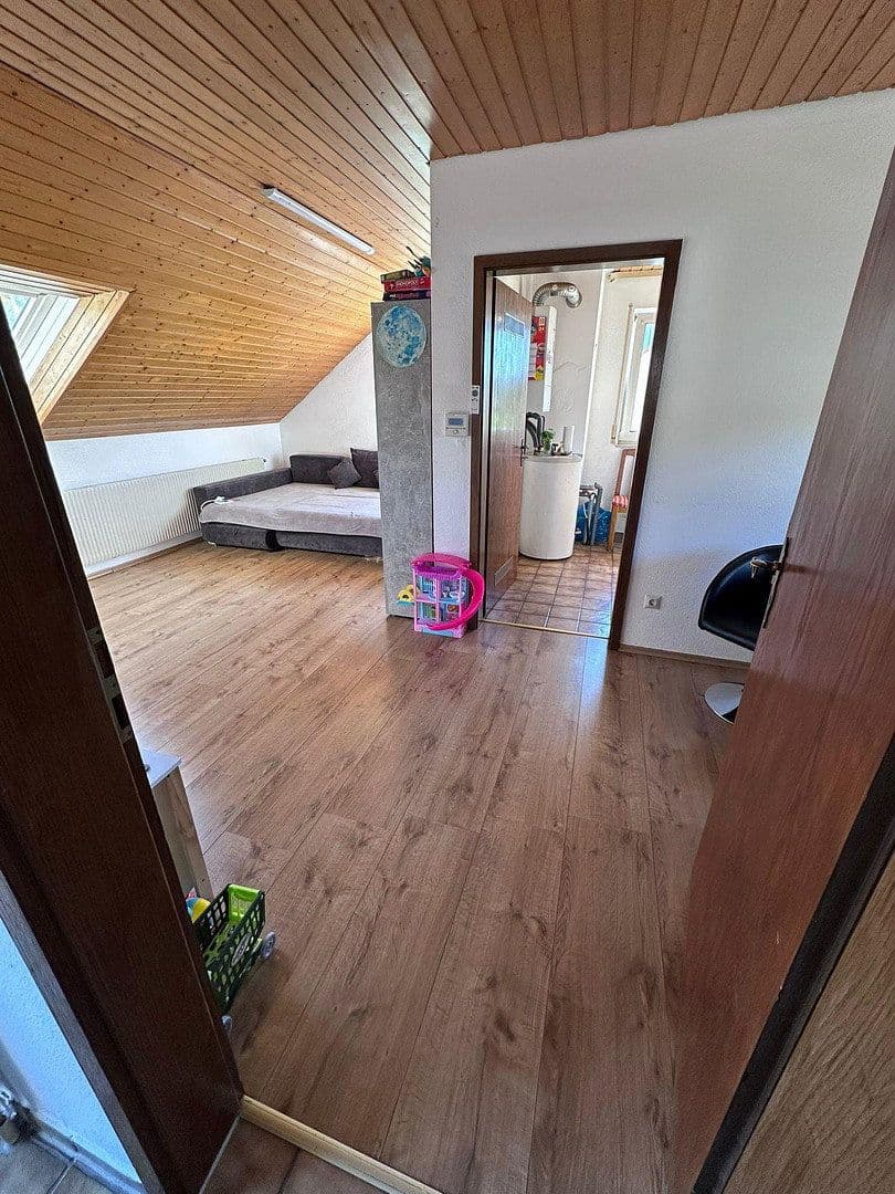 Prenájom bytu 3-izbový 65 m², Schwäbisch Gmünd, Bádensko-Wurttembersko Prenájom bytu 3-izbový 65 m², Schwäbisch Gmünd, Bádensko-Wurttembersko