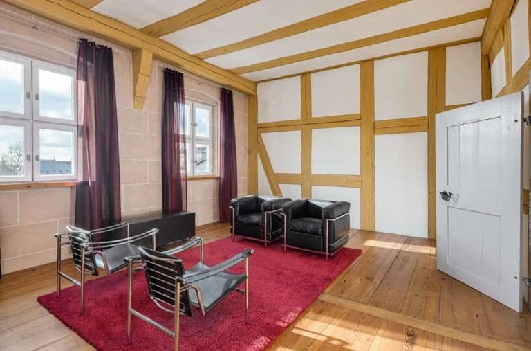 Predaj domu 835 m², pozemek 855 m², Hauptstraße 70, Feucht, Bavorsko Predaj domu 835 m², pozemek 855 m², Hauptstraße 70, Feucht, Bavorsko