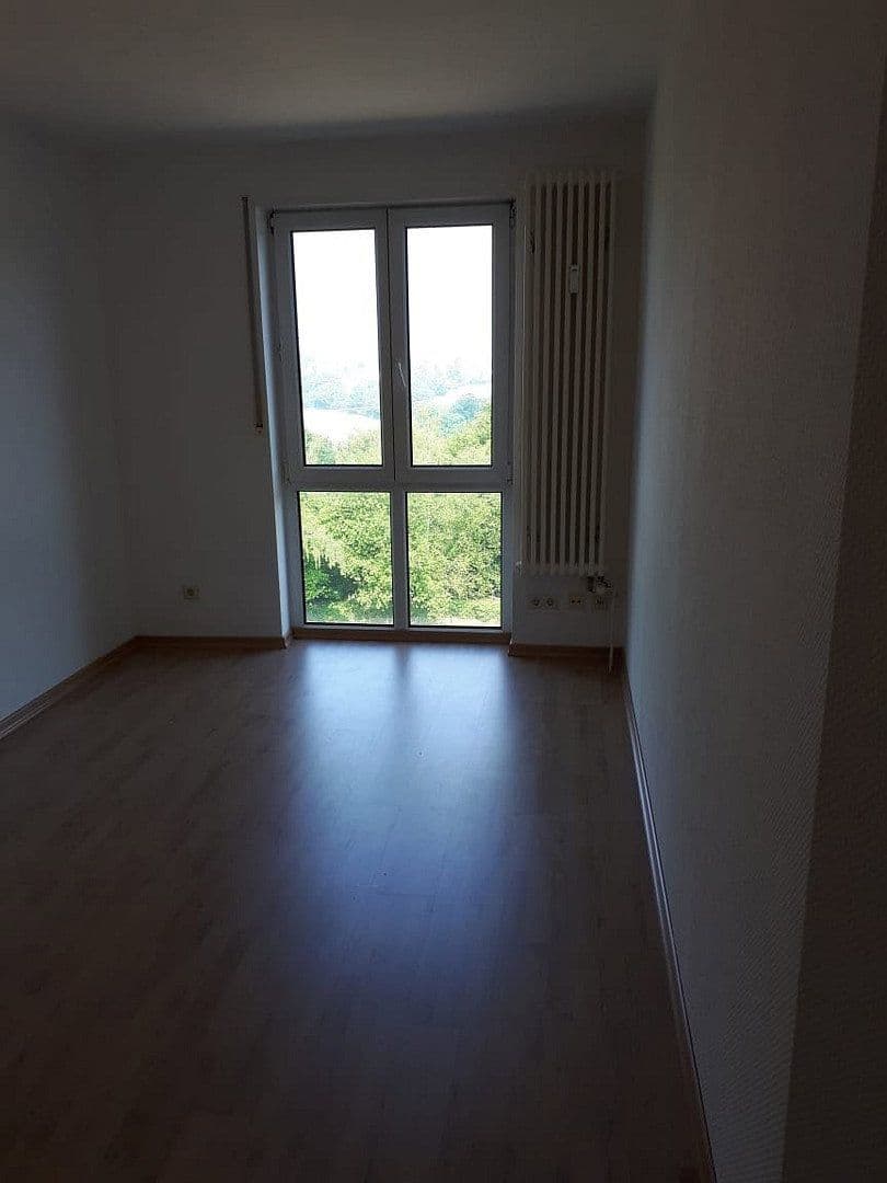 Prenájom bytu 3-izbový 102 m², Hattingerstr. 574, Bochum, Severné Porýnie - Westfálsko Prenájom bytu 3-izbový 102 m², Hattingerstr. 574, Bochum, Severné Porýnie - Westfálsko