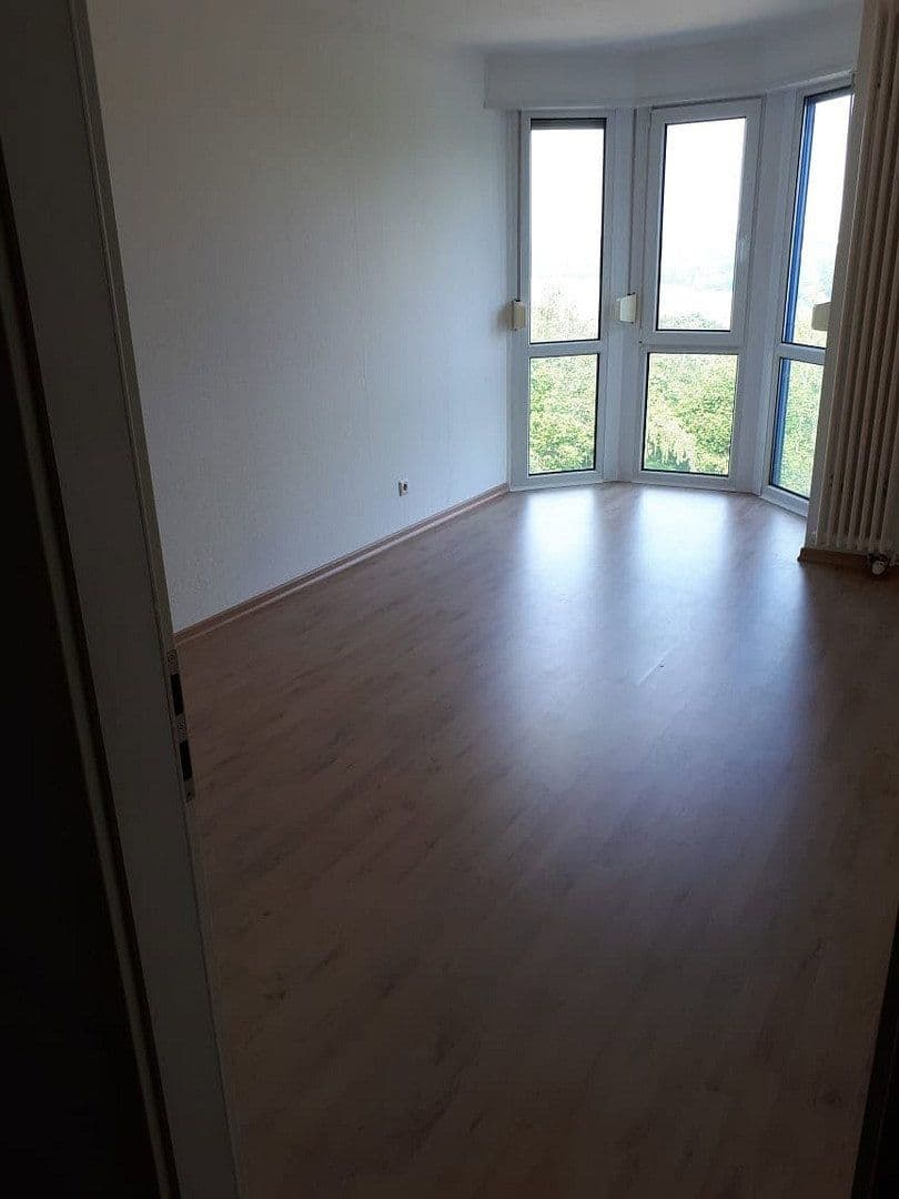 Prenájom bytu 3-izbový 102 m², Hattingerstr. 574, Bochum, Severné Porýnie - Westfálsko Prenájom bytu 3-izbový 102 m², Hattingerstr. 574, Bochum, Severné Porýnie - Westfálsko
