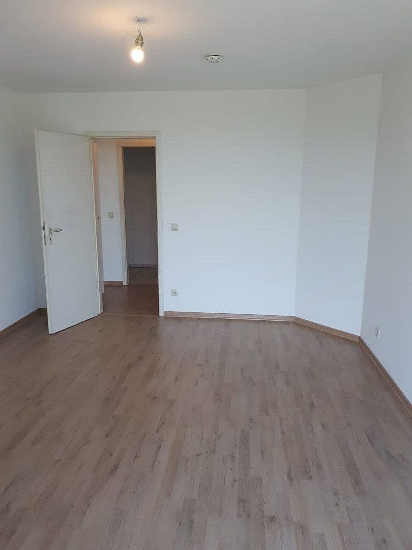 Prenájom bytu 3-izbový 102 m², Hattingerstr. 574, Bochum, Severné Porýnie - Westfálsko Prenájom bytu 3-izbový 102 m², Hattingerstr. 574, Bochum, Severné Porýnie - Westfálsko