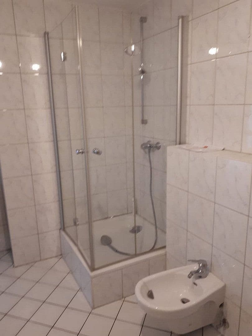 Prenájom bytu 3-izbový 102 m², Hattingerstr. 574, Bochum, Severné Porýnie - Westfálsko Prenájom bytu 3-izbový 102 m², Hattingerstr. 574, Bochum, Severné Porýnie - Westfálsko