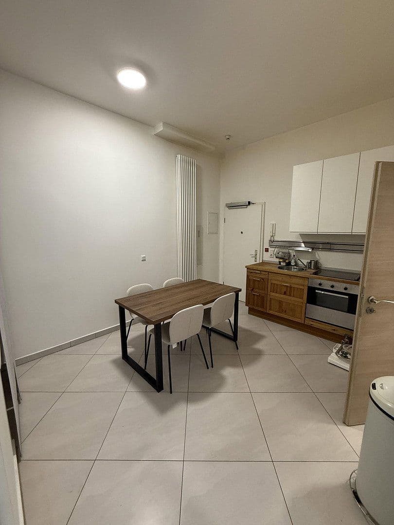 Prenájom bytu 1-izbový 40 m², Krefelder Str. 97, Köln, Severné Porýnie - Westfálsko Prenájom bytu 1-izbový 40 m², Krefelder Str. 97, Köln, Severné Porýnie - Westfálsko