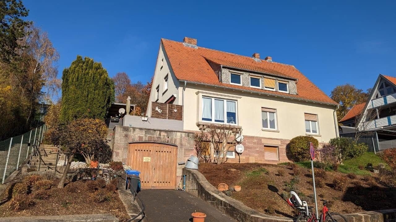 Predaj domu 223 m², pozemek 1.074 m², Bad Neustadt an der Saale, Bavorsko Predaj domu 223 m², pozemek 1.074 m², Bad Neustadt an der Saale, Bavorsko