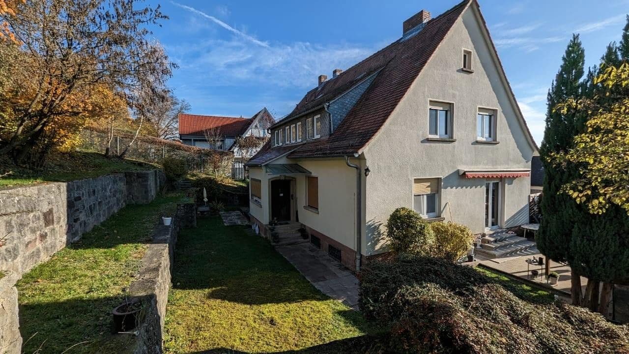 Predaj domu 223 m², pozemek 1.074 m², Bad Neustadt an der Saale, Bavorsko Predaj domu 223 m², pozemek 1.074 m², Bad Neustadt an der Saale, Bavorsko